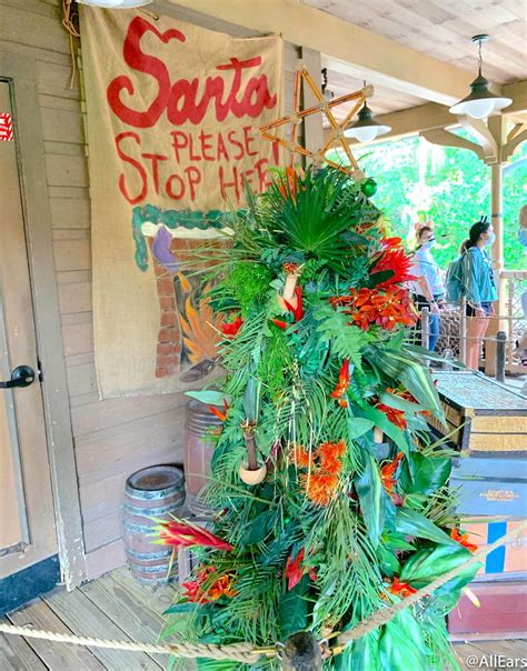 Photos Go On A 2020 Walt Disney World Christmas Tree Tour Allears Net