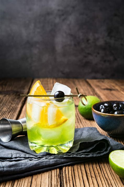 How To Make A Perfect Midori Sour Twist And Toast