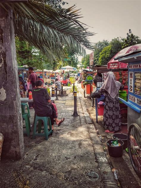 Street Food in Jakarta editorial photography. Image of road - 249165617