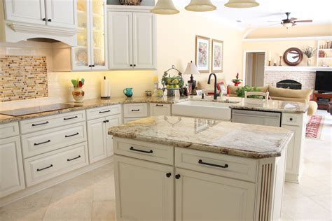 Elegant and Bright Cream/White Kitchen with Showplace Wood Products ...