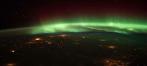 ISS Astronauts Snap Pics Of Aurora Borealis From Space - SlashGear