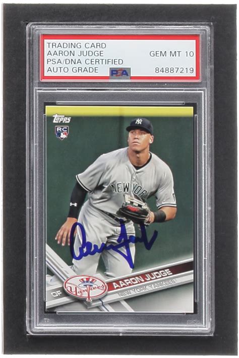 Aaron Judge Signed 2017 Yankees Topps NYY16 RC PSA Autograph Graded