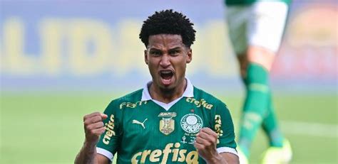 Palmeiras Murilo passa por exames e vira alívio para Abel