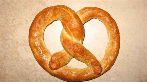 Copycat Aunt Annie's Soft Pretzels Recipe | CDKitchen.com