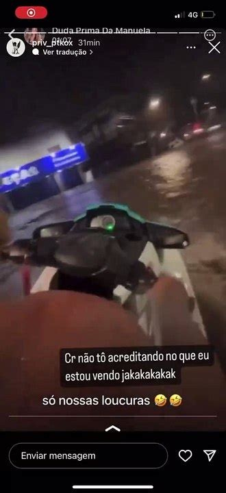 Homem Pilota Moto Aqu Tica Em Bairro Alagado No Rio V Deo Dailymotion