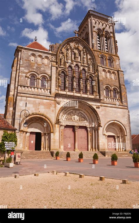 La Basilique Sainte Madeleine De Vezelay Ein 11 Jahrhundert