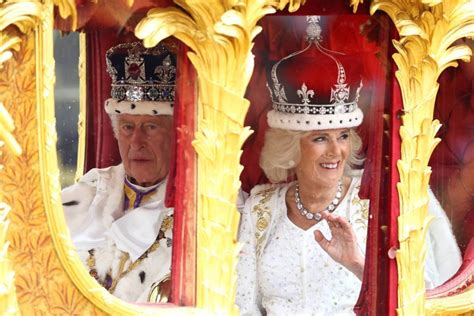 King Charles and Queen Camilla head back to Buckingham Palace in Gold State Coach – PHOTOS | in ...