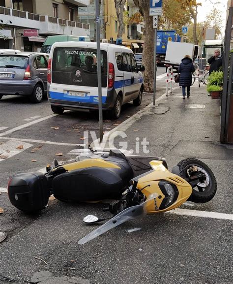 Moto Contro Scooter Ad Albisola Superiore Due Feriti Ivg It