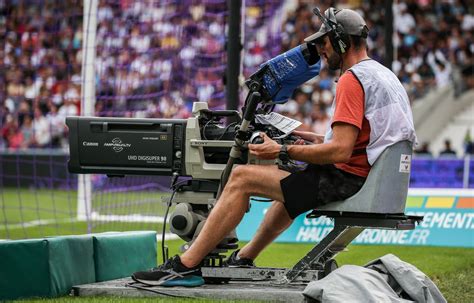 Ligue 1 La LFP a lancé son appel d offres pour les droits TV à l