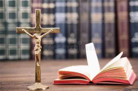 Le Concept La Sainte Bible Et Le Chrétien De Religion De Christianisme