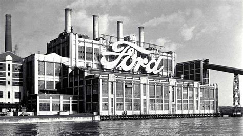 Dagenham Ford Factory - Studio\Woodroffe\Papa Architects