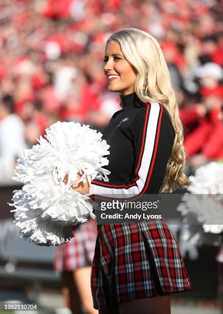 Cincinnati Bearcats Cheerleading Photos And Premium High Res Pictures