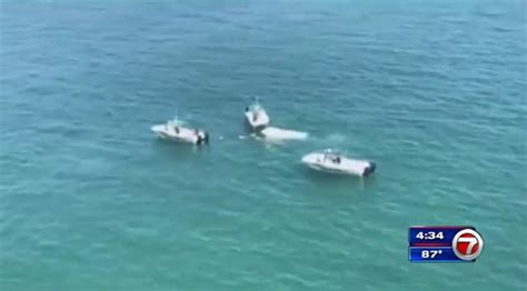 4 Rescued After Boat Capsizes Near Fort Pierce Wsvn 7news Miami News Weather Sports Fort