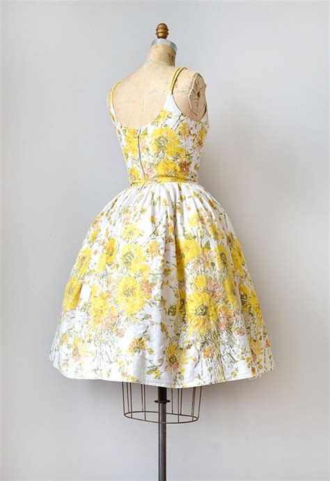 Vintage 1950s Yellow Floral Sundress Vintage Outfits Yellow Floral