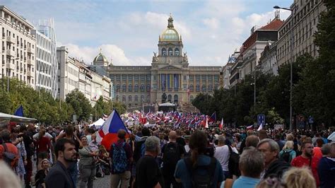 Fotogalerie Demonstrace s názvem Česká republika na 1 místě na