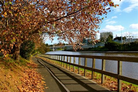 Postcard Of Autumn In Melbourne L Photos Fall In Australia Cest