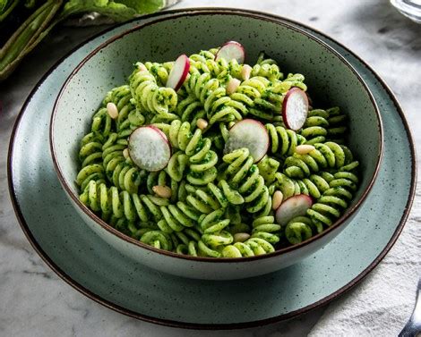 Fusilli Con Pesto Di Foglie Di Ravanelli Ricetta E Cucina