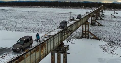 20 Of The Worlds Scariest Bridges That We Bet You Would Never Cross