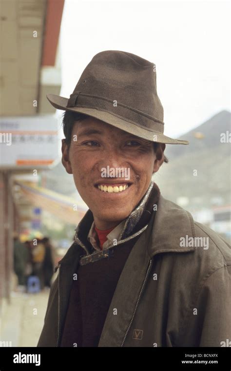 tibet lhasa portrait Stock Photo - Alamy