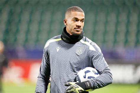 Nantes Lafont à l écart Kombouaré fait une annonce Foot 01