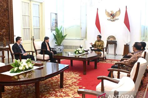 President Jokowi Meets ASEAN Secretary General At Merdeka Palace