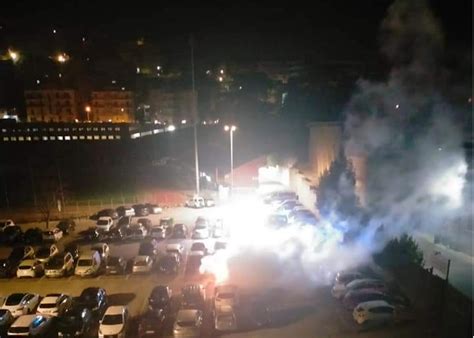 Tivoli Ancora Fiamme Nella Notte Auto Distrutte Nel Parcheggio Dello