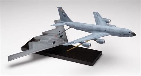 1/144 KC-135 refueling a B-2 Spirit Bomber | iModeler