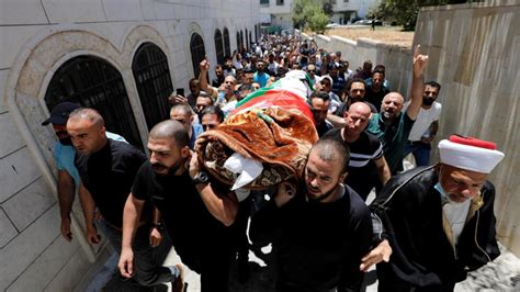 Après La Mort De Nizar Banat Les Palestiniens Fustigent Leur Gouvernement