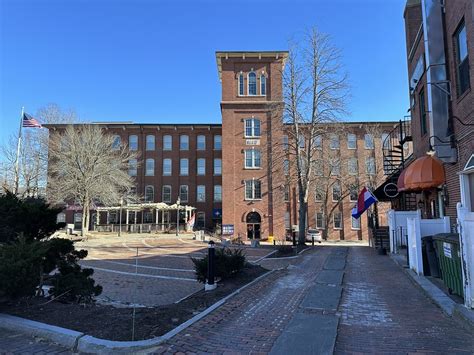 Entryway Of Cocheco Mill Building Dover New Hampshire Flickr