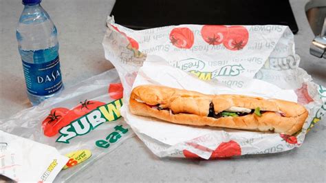 Subway says 'Yoga mat' chemical almost out of bread - World - CBC News