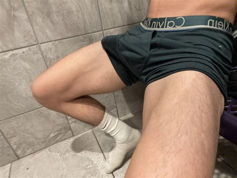 Your Gym Bro Showing Off His Sweaty Bulge Nudes Bulges NUDE PICS ORG