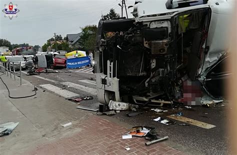 Bełżec Tragiczny wypadek w Bełżcu Zderzyło się pięć samochodów Są