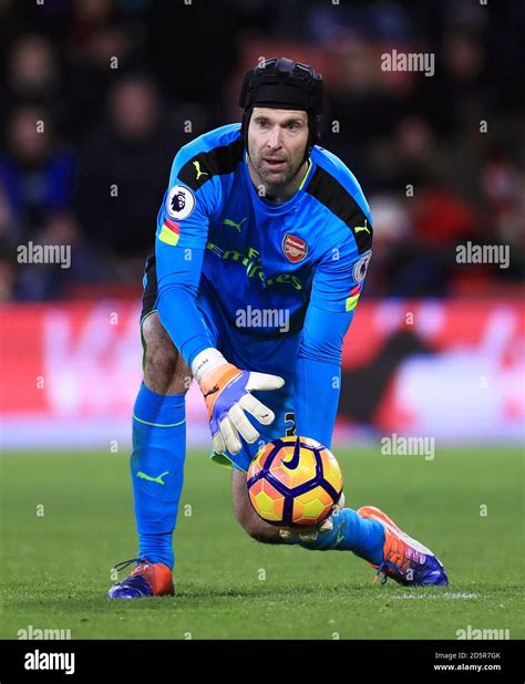 Arsenal Goalkeeper Petr Cech Stock Photo Alamy