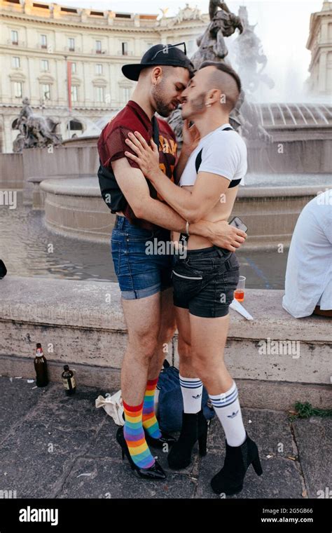 Desfile De Lgbtqia Fotograf As E Im Genes De Alta Resoluci N Alamy