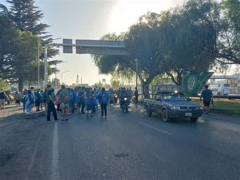 ATE se moviliza en todo Río Negro con acampes y cortes de ruta