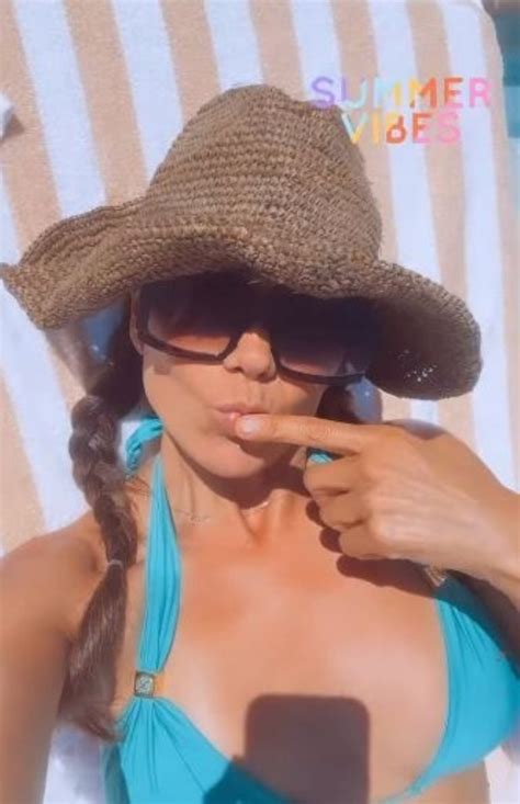 A sus años Patricia Manterola eleva la temperatura con un audaz bikini MDZ Online