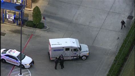 Armored Truck Driver Rams Suspects Getaway Car After Robbery In Ne Houston Abc13 Houston