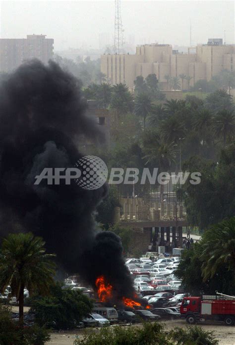 バグダッド都心の官庁街で、自動車爆弾テロ イラク 写真2枚 国際ニュース：afpbb News