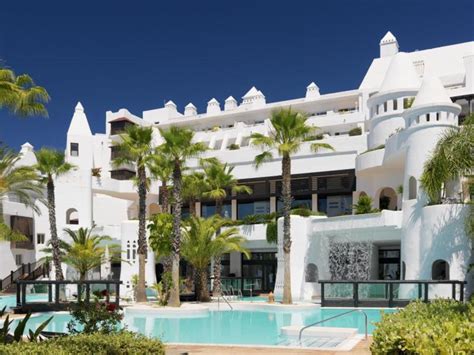 Best Price on H10 Estepona Palace Hotel in Estepona + Reviews!