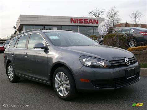 2011 Platinum Gray Metallic Volkswagen Jetta TDI SportWagen 47401952