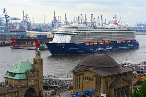 Tui Cruises Mein Schiff Erstanlauf In Hamburg