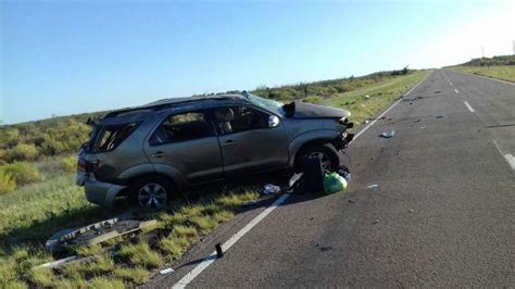 Una familia resultó herida tras volcar con su camioneta en San Rafael