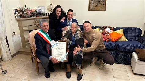 Festa A Sturno Nonna Laurina Compie 114 Anni