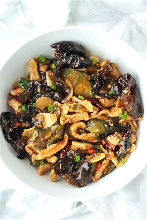 Pork and Wood Ear Mushroom Stir-fry - That Spicy Chick