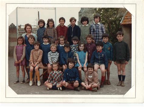 Photo De Classe Cp à Froidfond école Des Garçons De 1973 Ecole