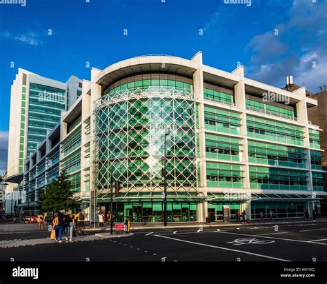 Uch london hospital hi-res stock photography and images - Alamy