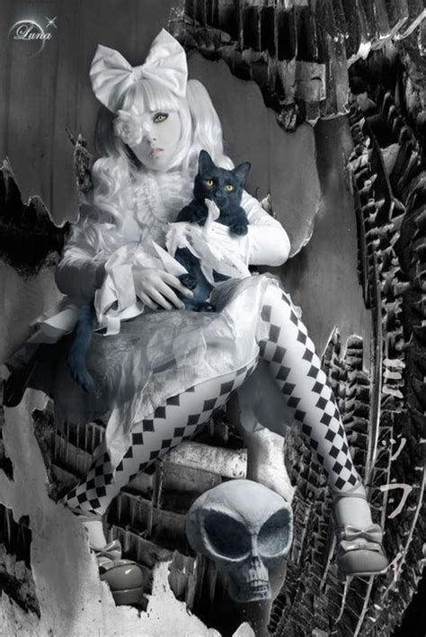 Costumes Dark Alice In Wonderland Dark Artwork Alice In Wonderland Costume