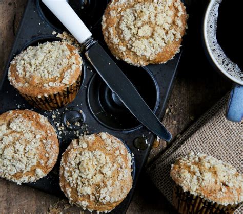 Muffins La Rhubarbe Avec Cr Me Et Crumble De Pistaches Recettes