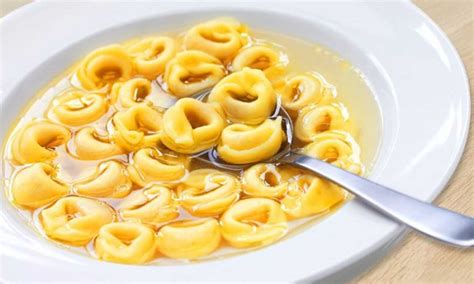 Tortellini In Brodo Dove Mangiare I Migliori A Bologna