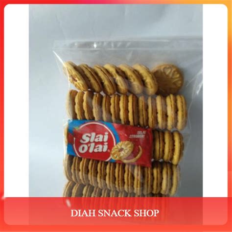 Jual Slai Olai Biskuit Stawberry Snack Kiloan Branded Gram Shopee